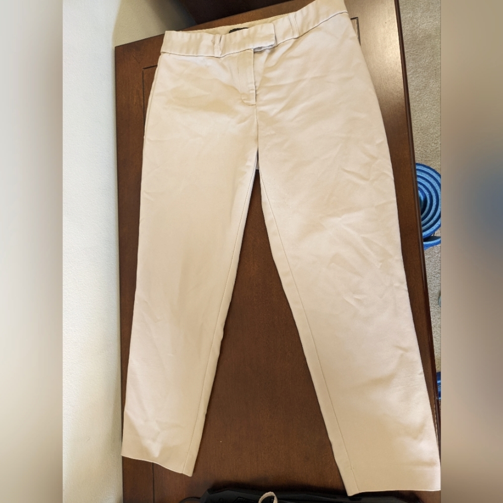 Liz Claiborne "Emma" Classic, Size 4